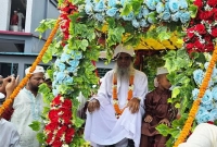 ৩৫ বছর ইমামতি করার পর ঘোড়ার গাড়িতে ইমামের রাজকীয় বিদায়