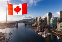 ‘কানাডায় এসে আফসোস করছি’!