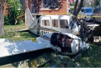 বিধ্বস্ত হয়ে বাড়ির পাশে আছড়ে পড়ল বিমান