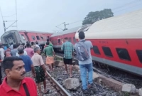 আবারও ট্রেন দুর্ঘটনা, ১৮টি বগি লাইনচ্যুত