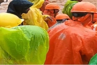 ভয়াবহ ভূমিধসে নিহতের সংখ্যা বেড়ে ৪৩, উদ্ধারে বিমান বাহিনীসহ অন্যান্য সংস্থাও