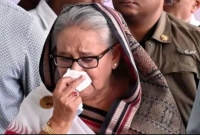 এবার শেখ হাসিনার দিক থেকে ভারতও মুখ ফিরিয়ে নিচ্ছেন!