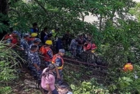 নিয়ন্ত্রণ হারিয়ে বাস নদীতে, ১৪ জনের মৃত্যু