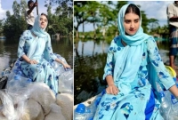 ত্রাণ ভর্তি পিকআপ নিয়ে বুবলী ছুটে যান নোয়াখালীর বন্যা কবলিত প্রত্যন্ত অঞ্চলে