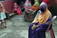 এ ঘটনার পর পালিয়েছেন ওই আওয়ামী লীগ নেতা