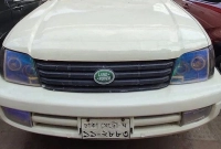 তিন দিন ধরে সড়কে পড়ে ছিল কোটি টাকার গাড়ি