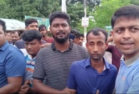 প্রবাসীর স্ত্রীর সঙ্গে প্রতারণার দায়ে তিন ‘জিনের বাদশা’ গ্রেপ্তার প্রবাসীর স্ত্রীর সঙ্গে প্রতারণার দায়ে তিন ‘জিনের বাদশা’ গ্রেপ্তার