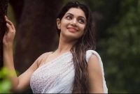 আইনি পদক্ষেপের হুঁশিয়ারি দিলেন মডেল অভিনেত্রী সোহানা সাবা