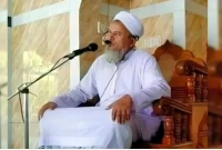 জুমার খুতবারত অবস্থায় ঢলে পড়ে ইমামের মৃত্যু জুমার খুতবারত অবস্থায় ঢলে পড়ে ইমামের মৃত্যু