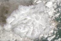 ৩০টি বাড়ি এবং বাণিজ্যিক ভবন পুড়ে গেছে, ৫০টি গাড়ি ধ্বংস 