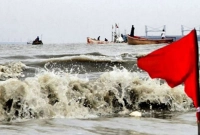 বাতাসের-গতিবেগ-ঘণ্টায়-৫০-কিমি-পর্যন্ত-বৃদ্ধি-পাচ্ছে-সাগর-উত্তাল