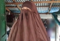 ভাতিজাকে বিয়ে করতে চাচির অনশন