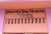 প্রধান শিক্ষকের পদত্যাগের দাবিতে তার চেয়ারে বসে গেলেন ছাত্র, ভাইরাল এই ছবি