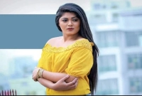 গভীর রাতে শাড়ি চেঞ্জের সময় যা ঘটলো মৌসুমী হামিদের সঙ্গে!