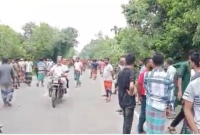 কোরআন পড়া শেষে মসজিদ থেকে ফেরার সময় মাইক্রোবাস চাপায় ৪ শিশুর মৃত্যু কোরআন পড়া শেষে মসজিদ থেকে ফেরার সময় মাইক্রোবাস চাপায় ৪ শিশুর মৃত্যু