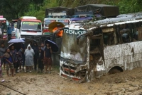 মাটির নিচে চাপা পড়ে আছে অনেক যানবাহন, এখন পর্যন্ত ১২৬ জনের মৃত্যু