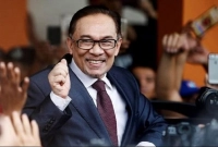 প্রধানমন্ত্রী আনোয়ার ইব্রাহিমের ঘোষণা, যে সুখবর মালয়েশিয়ায় শ্রমিকদের জন্য