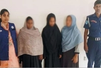 শপিং মলে যে ঘৃণ্য কাজটি করতেন এই ৩ নারী!