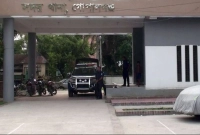 গোপালগঞ্জে পুলিশ দেখে দৌড়ে পালালো ছাত্রলীগের নেতাকর্মীরা