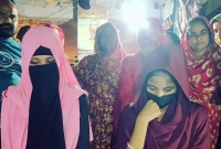 বিয়ের দাবিতে একসঙ্গে দুই তরুণীর অনশন! বিয়ের দাবিতে একসঙ্গে দুই তরুণীর অনশন!