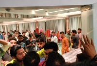 গোপন বৈঠক, এসময় পুলিশ ও অর্ধ-শতাধিক সমন্বয়ক হল রুম ঘেরাও করে