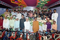 ৪০ দিন ২০০ ওয়াক্ত নামাজ জামায়াতে আদায় করে বাইসাইকেল উপহার পেল ১০ কিশোর ৪০ দিন ২০০ ওয়াক্ত নামাজ জামায়াতে আদায় করে বাইসাইকেল উপহার পেল ১০ কিশোর