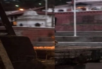 চিতায় আগুন দেওয়ার আগমুহূর্তে হঠাৎ জীবিত অবস্থায় উঠে বসলেন যুবক