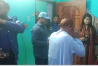 সম্পত্তির জন্য বাবাকে ৮ দিন ধরে তালাবদ্ধ করে রাখলেন মেয়েরা !