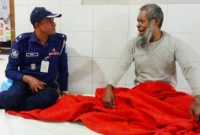 অসুস্থ বৃদ্ধ বাবাকে জঙ্গলে ফেলে আসেন সন্তানরা, তিন দিন পর উদ্ধার