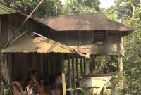 ছয়শ একর জমির পুরো গ্রামটিতে বসবাস করেন মাত্র দুজন