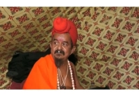 এক সংকল্পের কারণে গোসল করেন না ৩২ বছর ধরে!