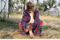 বেজির সঙ্গে মানুষের বন্ধুত্ব সত্যিই বিস্ময়কর ঘটনা