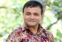 জানেন ‘গরিবের ডাক্তার’ এজাজ এখনও কত টাকা ভিজিটে রোগী দেখেন?