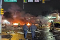 ব্রেকিং নিউজ: শপিং মলের কাছে বিমান বিধ্বস্ত