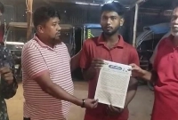 লিফলেট বিতরণ, স্বেচ্ছাসেবক লীগ নেতাসহ ২ জনকে আটক