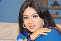 কান্নাকাটি-করছিলেন-ঘরে-আটকে-রাখা-হয়েছিল-শাবনূরকে