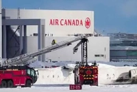 অবতরণের সময় উল্টে গেল উড়োজাহাজ