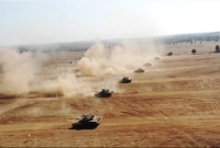 অত্যাধুনিক যুদ্ধ ট্যাংক নিয়ে সীমান্তে ভারতীয় সেনাদের মহড়া