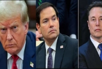 ডোনাল্ড ট্রাম্পের সামনেই বাগ্‌বিতণ্ডা!