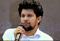 বড়-শয়তান-এখনো-আমাদের-কাঁধে-শ্বাস-ফেলছে-মাহফুজ-আলম