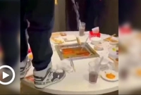 রেস্তোরাঁয় খাবারের মধ্যে প্রস্রাব করার ভিডিও ভাইরাল!