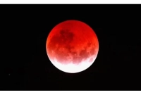 বিরল এক মহাজাগতিক দৃশ্যের সাক্ষী হতে যাচ্ছে বিশ্ববাসী, এবার ‘রক্তিম চন্দ্রগ্রহণ’