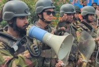 মাত্র-দুই-মিনিটেই-ক্লিয়ার-সেনাবাহিনীর-৭-মিনিটের-আলটিমেটামে-