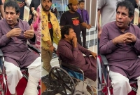 হুইল চেয়ারে করে আসতে হলো মোশাররফ করিমকে! কী হয়েছে জানেন?