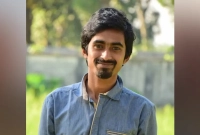 কানে হেডফোন লাগিয়ে কথা বলার সময় ট্রেনের ধাক্কায় যুবক নিহত