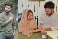 ‘স্কুলের বন্ধুদের না জানিয়ে তাদের বান্ধবী কে বিয়ে করে ফেললাম'