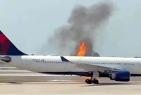 ব্রেকিং নিউজ: যাত্রীবাহী বিমানে আগুন!