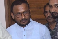 হাতেনাতে আটক ঘুষের কিস্তি নেওয়ার সময়!