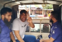 কারাগার থেকে জামিনে মুক্তির পর জেল গেটের সামনে থেকে ফের আ’লীগ নেতা গ্রেফতার