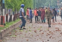 ভয়াবহ-সংঘর্ষে-পুলিশসহ-অর্ধশতাধিক-আহত
